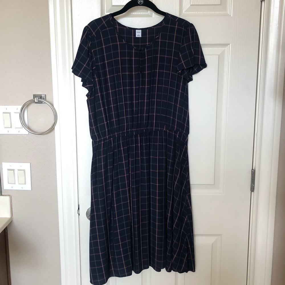 OLD NAVY PLAID DRESS—PERFECT FOR ALL SEASONS!